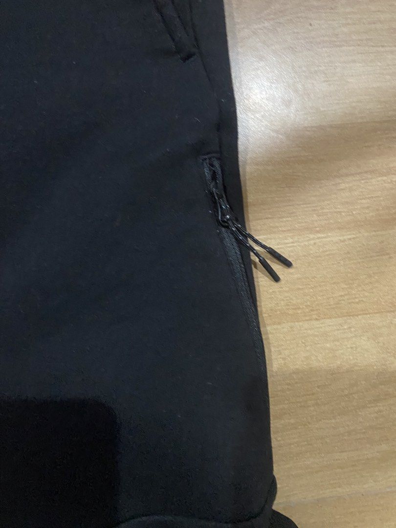 Tigora Jogger Smart Active Pants (Category: Joggers) located in Santa Rosa. Submitted by lesssojuplease (Listing ID 1466502596, Image 2). Description: Size Medium on tag fits 30-34 waist 35 length Like new no issues 100% authentic Multiple zippers and pockets Ship via J&T, Lalamove Location: Sta. Rosa, Laguna.