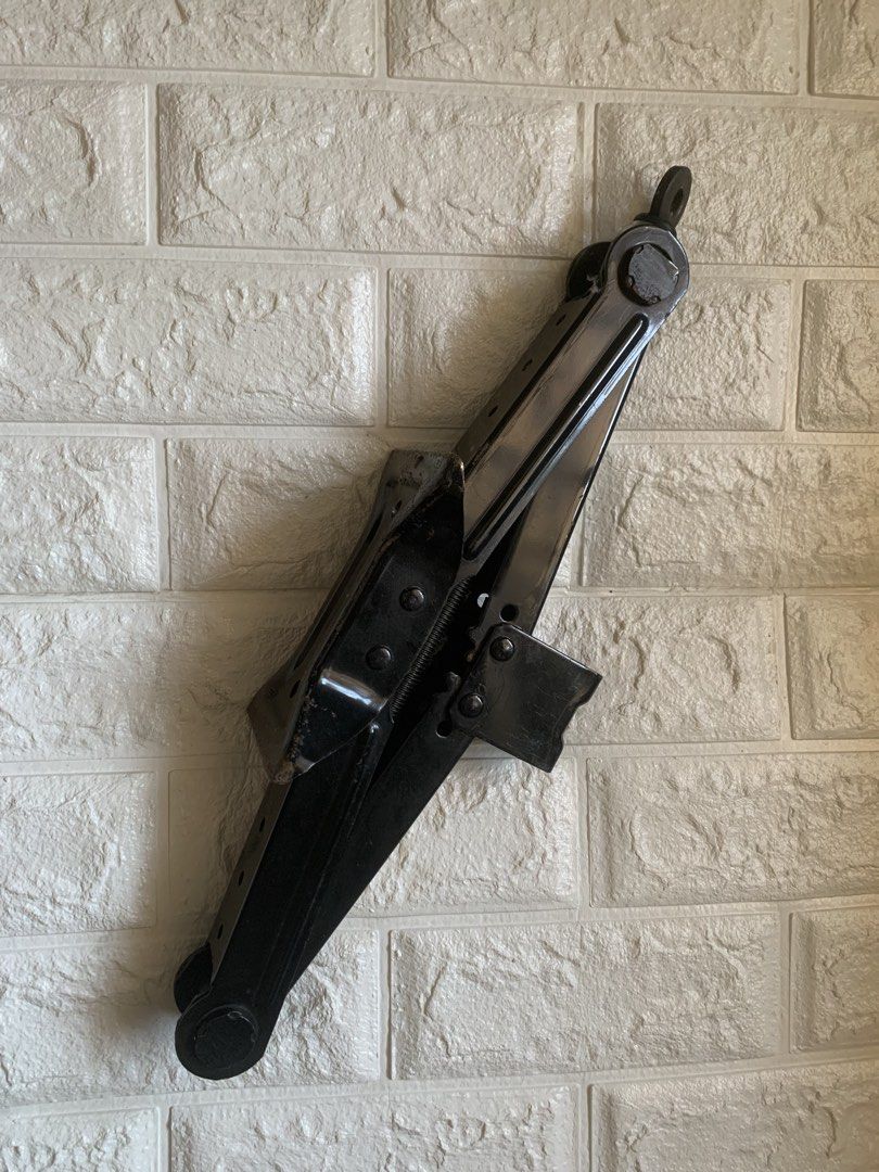 Tire Jack (Category: Other Automotive Parts and Accessories) located in Valenzuela. Submitted by mspiggy408 (Listing ID 1466459524, Image 2). Description: Extra tool only Never used, just kept in the garage.