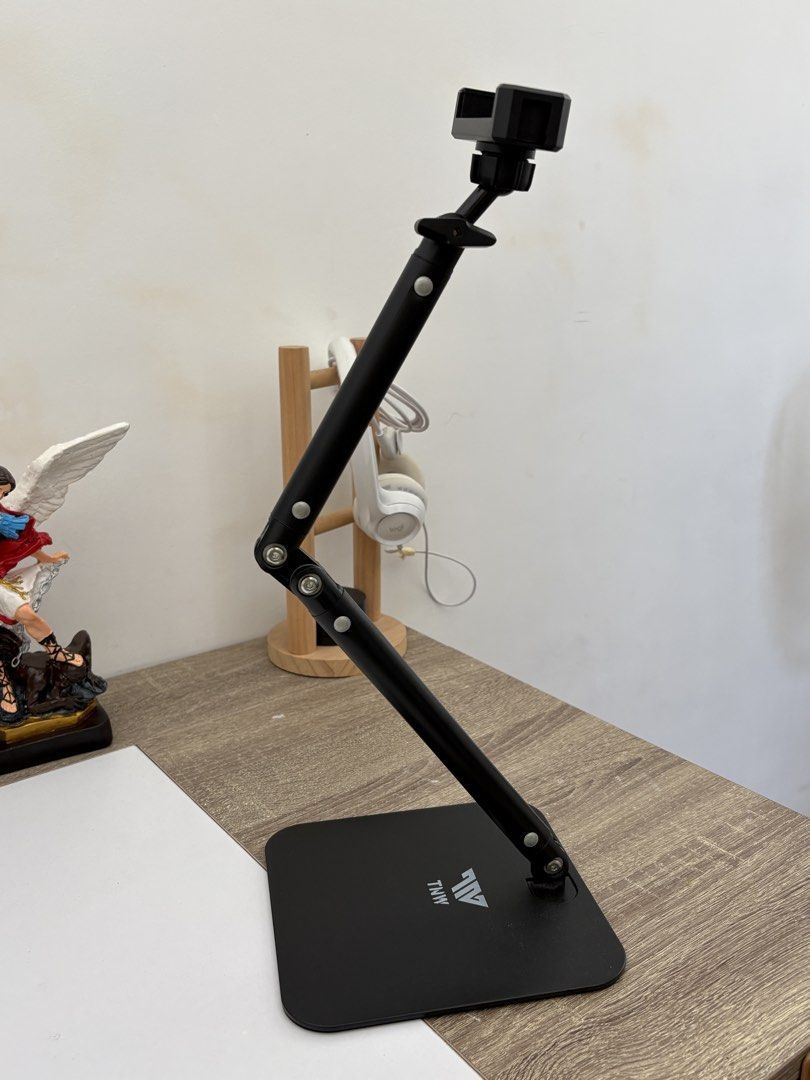 TNW H16 Phone Holder (Category: Tripods & Monopods) located in Calamba. Submitted by ealc66554 (Listing ID 1466483471, Image 3). Description: Para sa mga gustong magcontent na may topview.