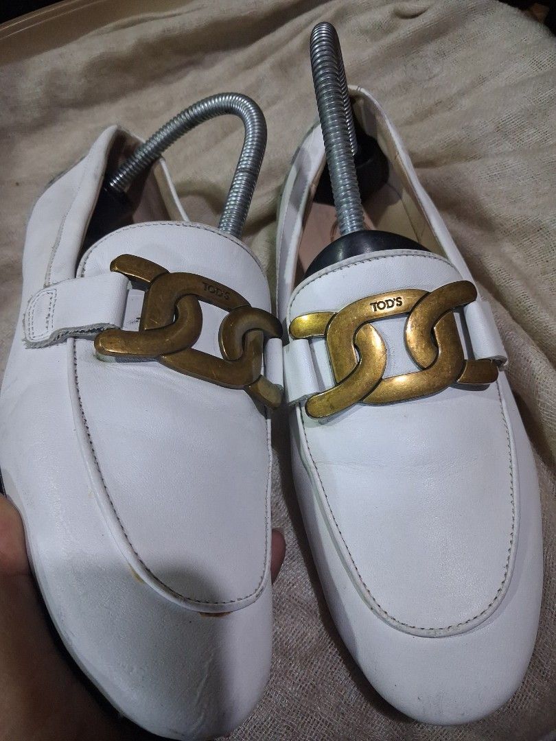 Tods (Category: Sandals) located in Koronadal. Submitted by glai1992 (Listing ID 1466417999, Image 3). Description: tods loafers.