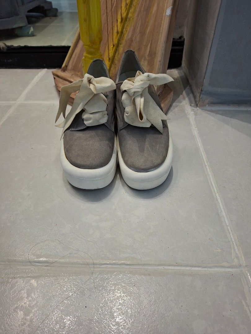 Tokyo boopers (Category: Sneakers) located in Manila. Submitted by givesudlyt08 (Listing ID 1466540035, Image 1). Description: personal used .authentic made in japan ...size 6 up to 6.5.
