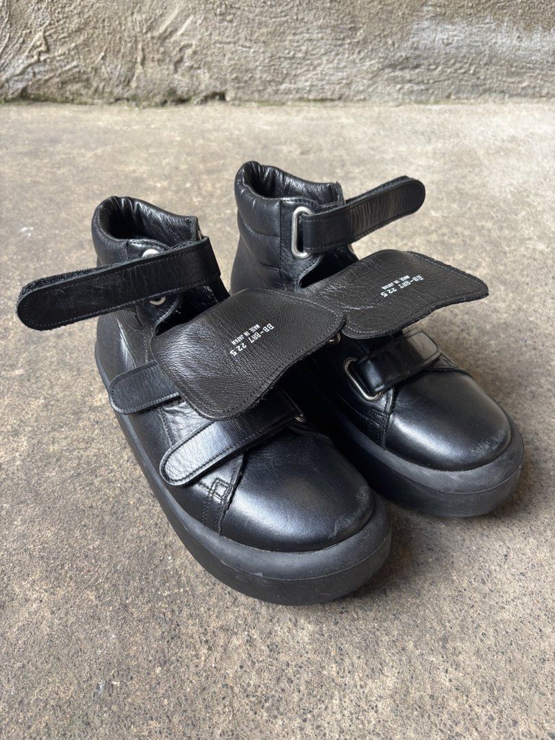 TOKYO BOPPERS BELLY BUTTON PLATFORM VELCRO BOOTS (Category: Boots) located in Lapu Lapu. Submitted by lonearchivalry (Listing ID 1466526515, Image 3). Description: Size 36 to 37 - 22.5 cm - high platform boots.