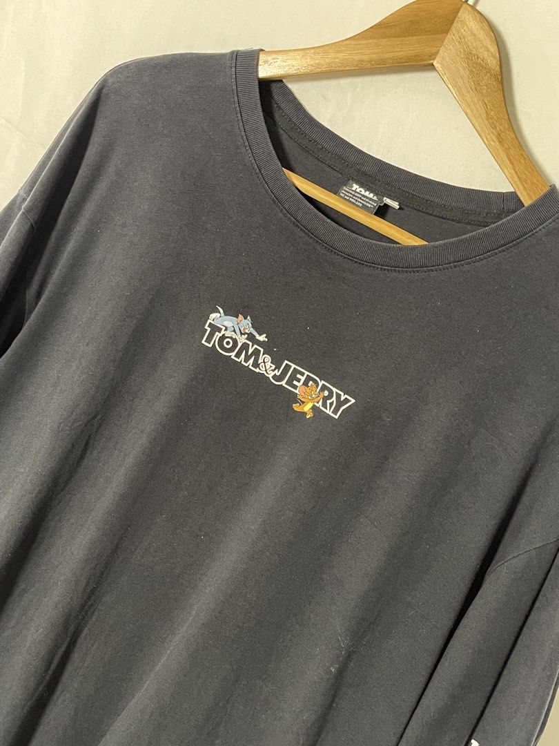 Tom & Jerry x XTEP Graphic Shirt (Category: Tshirts & Polo Shirts ) located in Imus. Submitted by mochi.rella (Listing ID 1466447357, Image 3). Description: Black Tom & Jerry x XTEP Good Condition 2XL on tag | Fit L W 23 | L 29 .