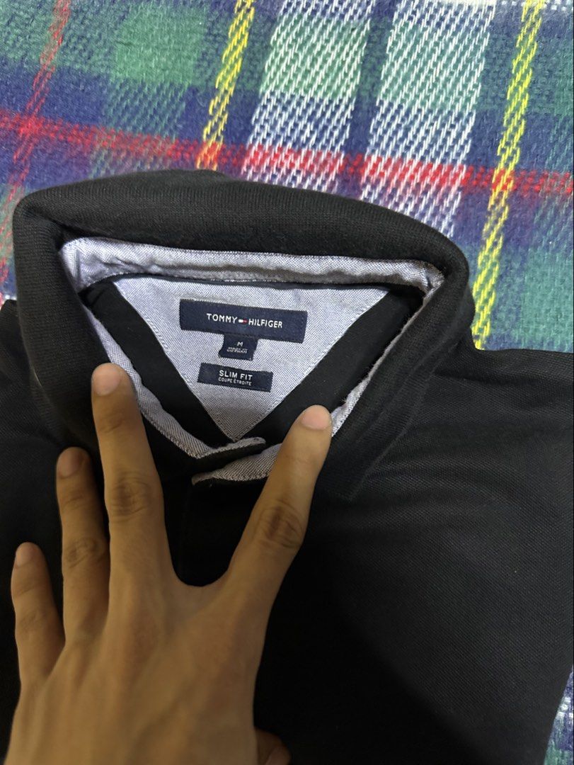 Tommy Hilfiger (Category: Formal Shirts) located in Manila. Submitted by lostinclothes (Listing ID 1466464135, Image 2). Description: At good condition.