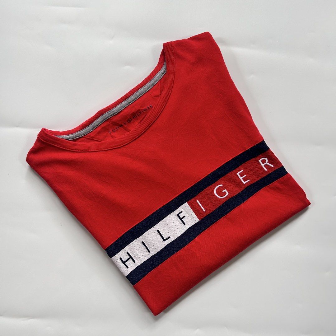 TOMMY HILFIGER BIG LOGO SHIRT (Category: Tshirts & Polo Shirts ) located in Bacolod City. Submitted by thrifth_to_the_gems (Listing ID 1466451714, Image 1). Description: TOMMY HILFIGER BIG LOGO SHIRT SIZE LARGE ON TAG DIMES:21x28 GOOD CONDITION 9.5/10 COLOR RATE AUTHENTIC/LEGIT NO ISSUE.