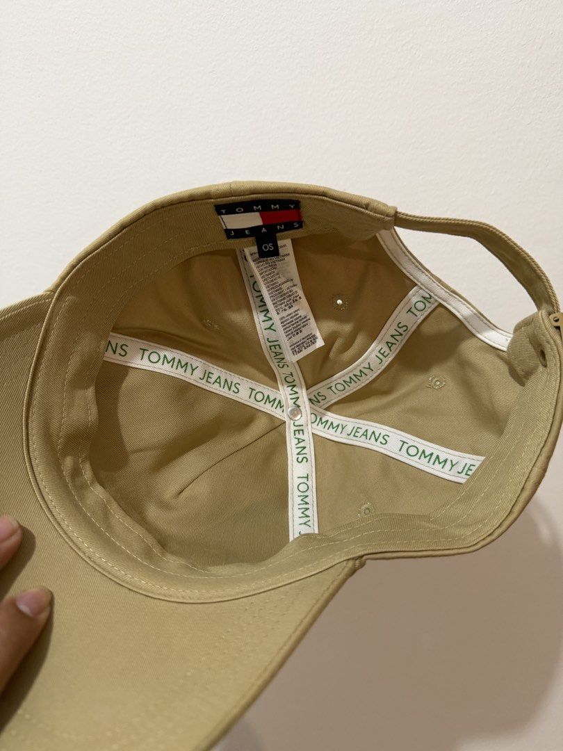 Tommy Hilfiger Cap (Category: Caps & Hats) located in Muntinlupa City. Submitted by milemerch (Listing ID 1466370170, Image 2). Description: From New Zealand.