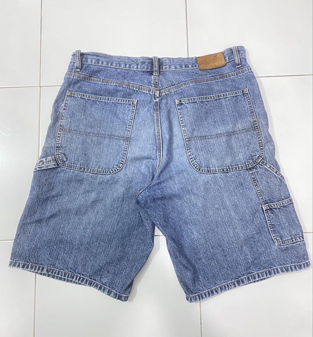 Tommy Hilfiger Carpenter Jorts (Category: Shorts) located in Mabalacat. Submitted by dagz_thrift (Listing ID 1466468694, Image 1). Description: Tommy Hilfiger Carpenter Jorts -Waistline 38 -Length 23.5 -Leg opening 12.5 -Need wash only -Issue naayos na check last 2 picture.