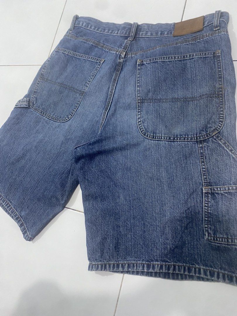 Tommy Hilfiger Carpenter Jorts (Category: Shorts) located in Mabalacat. Submitted by dagz_thrift (Listing ID 1466468694, Image 2). Description: Tommy Hilfiger Carpenter Jorts -Waistline 38 -Length 23.5 -Leg opening 12.5 -Need wash only -Issue naayos na check last 2 picture.