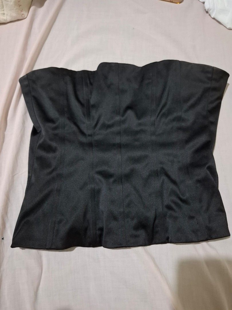 Topshop Black Corset Size 10 (Category: Sleeveless) located in Tuguegarao City. Submitted by potaetonim (Listing ID 1466481530, Image 1). Description: - Brand: Topshop - Size: UK 10 / Euro 38 - Color: Classic Black - Closure: Hook and eye front closure - Details: Structured boning throughout for a flattering fit - Origin: Made in Lithuania - Condition: Excellent.