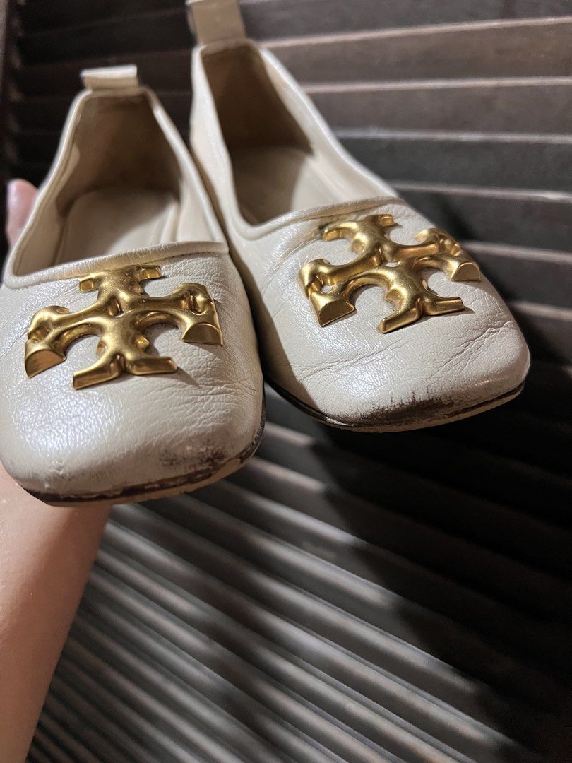 Tory Burch Cream Leather Block Heel Pumps (Category: Loafers) located in Quezon City. Submitted by rizza14ortiz (Listing ID 1466372241, Image 3). Description: Cream leather pumps by Tory Burch. Chunky block heels, gold tone metal logo hardware on the toes. Vibram protective soles added to the bottoms. Size 37 Some scuffing on the front toe areas from wear. Solid everyday heels..