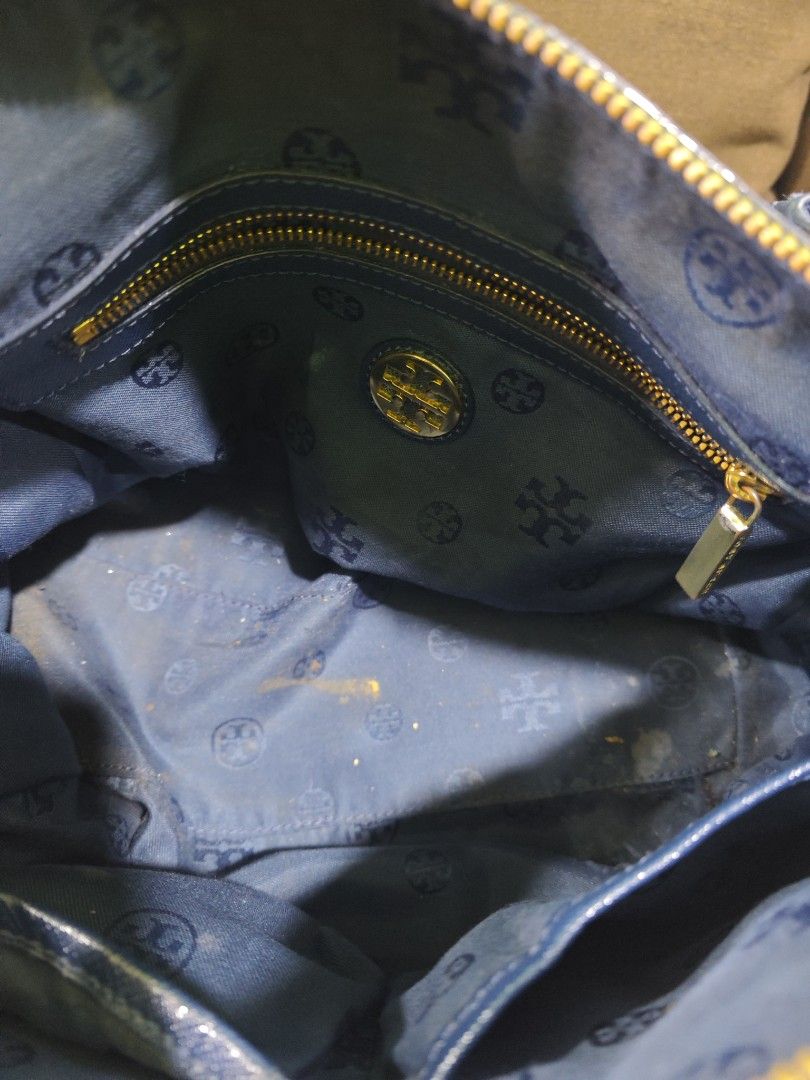 Tory Burch doctors bag (Category: Shoulder Bags) located in Pili. Submitted by zaneombao03491 (Listing ID 1466385468, Image 3). Description: .