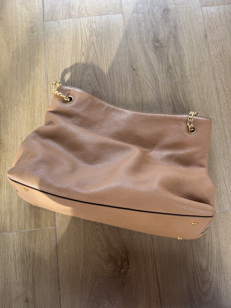 Tory Burch Leather Tote Bag (Category: Tote Bags) located in Santa Rosa. Submitted by meldeclutters (Listing ID 1466563124, Image 3). Description: Tory Burch Leather Tote Bag Brown Php 3000 RFS: Declutter.