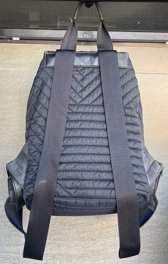 Tory Burch Slouchy Nylon Quilted Backpack (Category: Backpacks) located in Cainta. Submitted by klejre (Listing ID 1466378398, Image 2). Description: .
