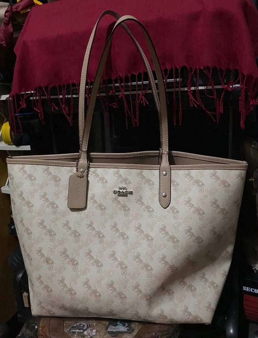 Tote bag (Reversible) (Category: Tote Bags) located in Manila. Submitted by glaiza02 (Listing ID 1466364948, Image 2). Description: .