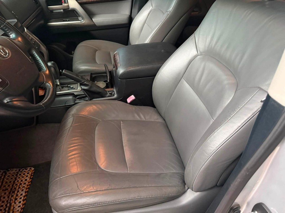 Toyota Land Cruiser 200 Auto (Category: Used Cars) located in Manila. Submitted by quality_cars (Listing ID 1466529502, Image 3). Description: For sale‼️ Pristine / preserved / minahal yan, 2012 Toyota Land Cruiser “LC200” local, 92k mileage, casa maintained. Selling for 2.253m negotiable / best offer, trade-in okay! Angeles City.