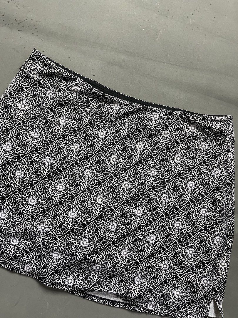 TRANQUILITY GOLF TENNIS SKORT (Category: Activewear) located in Quezon City. Submitted by kentstuff (Listing ID 1466439683, Image 2). Description: TRANQUILITY GOLF TENNIS SKORT Size XXL On Tag Waist: 38-52 Length: 17.5 Condition: Excellent CR: 9/10 Issue: ❌ DISCLAIMER: This is a thrifted item. All brands, logos, and trademarks belong to their rightful owners. We’re here to rehome great pieces — no brand affiliation intended.