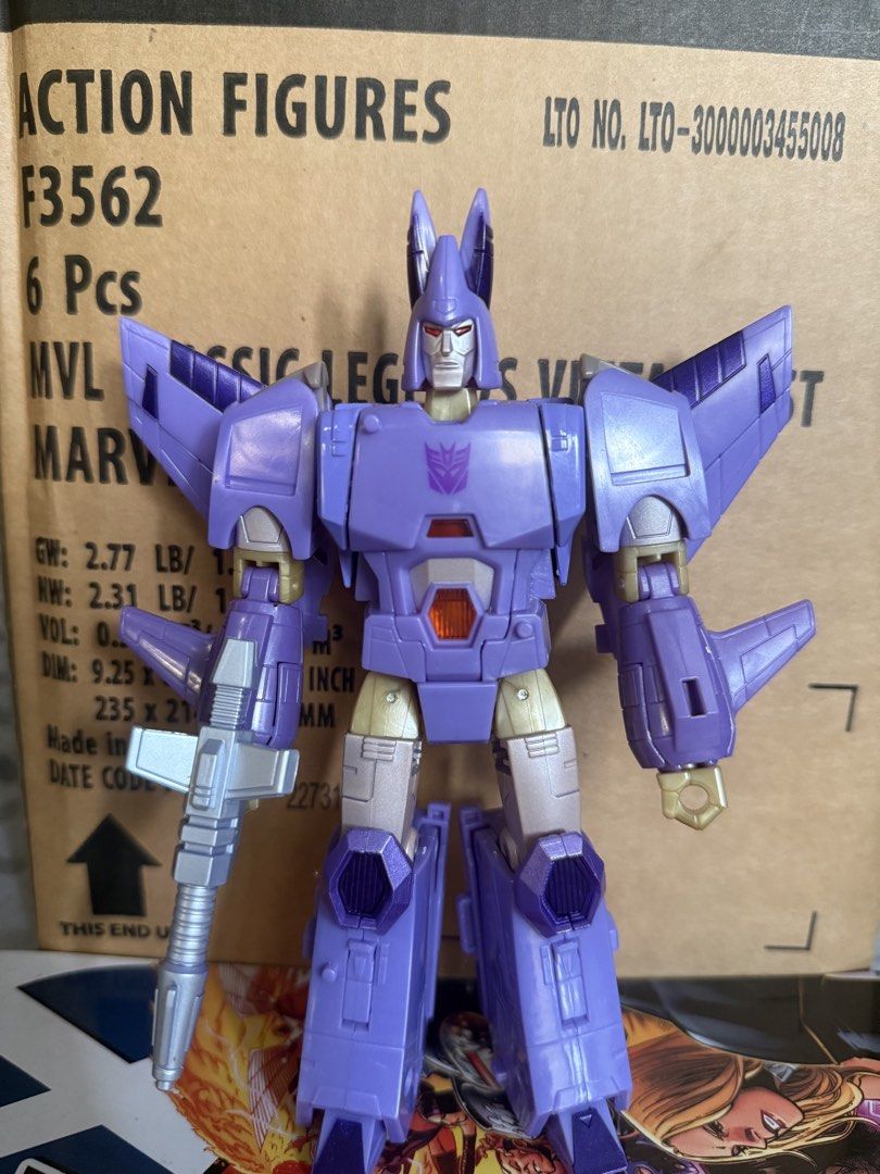 Transformers: War for Cybertron Kingdom Cyclonus. (Category: Announcements) located in Makati City. Submitted by lynrtw (Listing ID 1466563087, Image 1). Description: Items are in prestine condition. Taken out of the box but never transformed, played, or displayed. Stored in a safe container free of dust, smoke and sunlight. Excellent paint applications. Tight joints..
