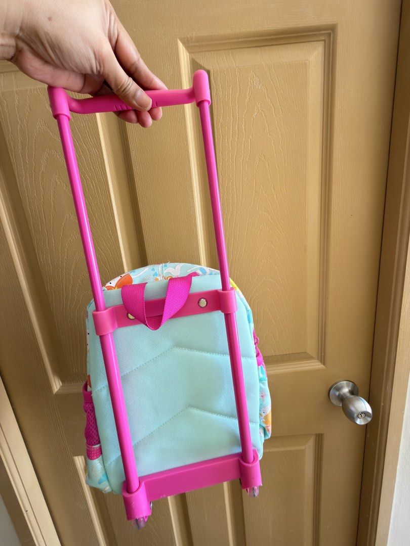 TROLLY BAG for KIDS (Category: Announcements) located in Paranaque City. Submitted by kristin_llena (Listing ID 1466389875, Image 2). Description: Preloved ni LO ❤️ No issue. ₱550.