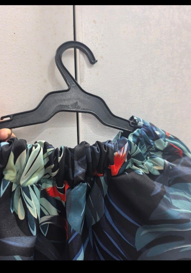 Tropical Leaf Print Wide Leg Pants (Category: Jeans) located in Calamba. Submitted by ouryardfindsog (Listing ID 1466393772, Image 2). Description: - Design: Tropical leaf print with dark blue base and green/red accents - with side pockets - Fit: Relaxed, flowy wide leg with a super stretchy elastic waistband - Comfort: Lightweight and comfortable for all-day wear - Styling: Easy to match with plain tank tops or tees - Occasion: Great for casual 