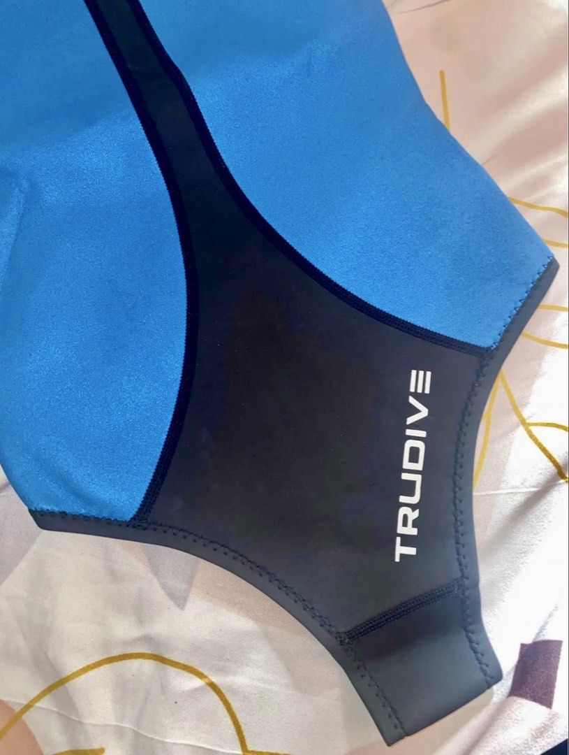 Trudive 1pc Wetsuit (Category: Other Sports Equipment and Supplies) located in Las Pinas. Submitted by ynaaaaa_ (Listing ID 1466425843, Image 2). Description: Selling tru dive 1 pc wet suit Used once only Small size 4k - no box na.