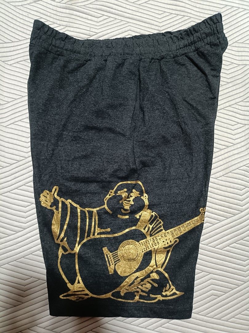 True Religion Short (Category: Shorts) located in Cagayan de Oro. Submitted by rjr_thrift (Listing ID 1466467404, Image 1). Description: TR Cotton Short Size: Large on Tag Dimes: W 34-36 L18 via meter Stick Excellent Condition No Issue 🅿️550 📍Location: Cagayan De Oro 📩Dm to Purchase📩📩📩.