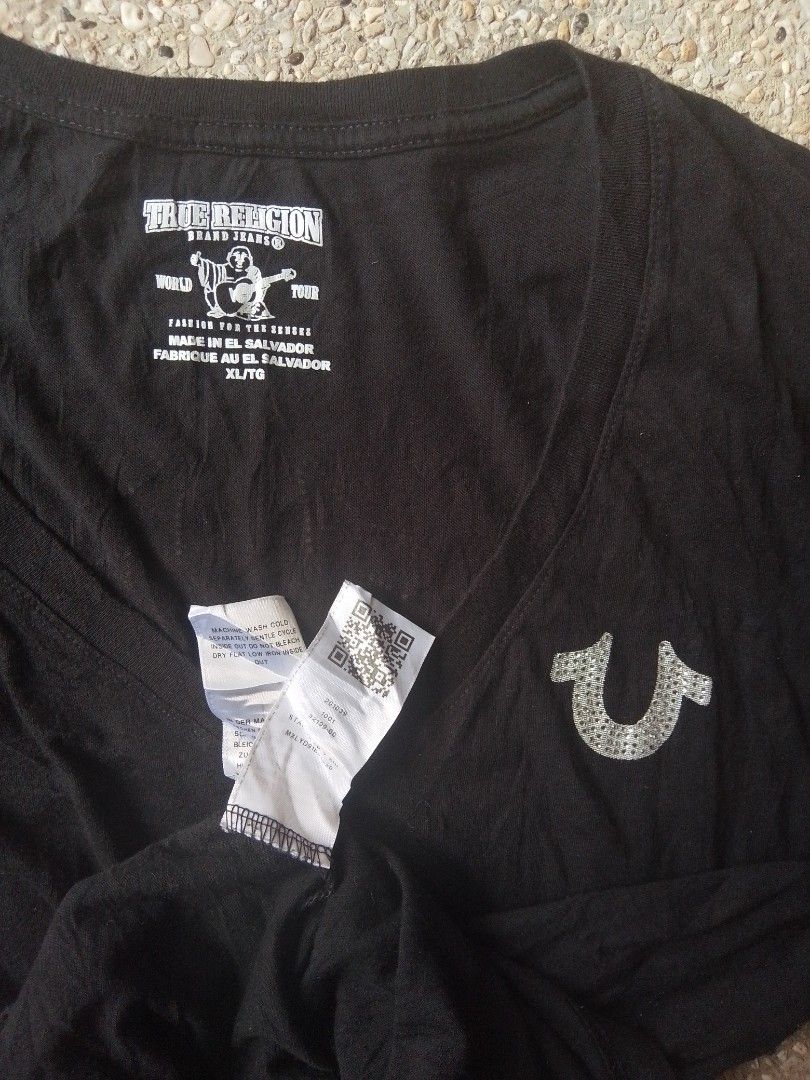 True Religion •V neck (Category: Shirts) located in Batangas. Submitted by 68.thrifts (Listing ID 1466367491, Image 3). Description: size: 19 x 26 -good condi -no pinhole color rate: 8/10.