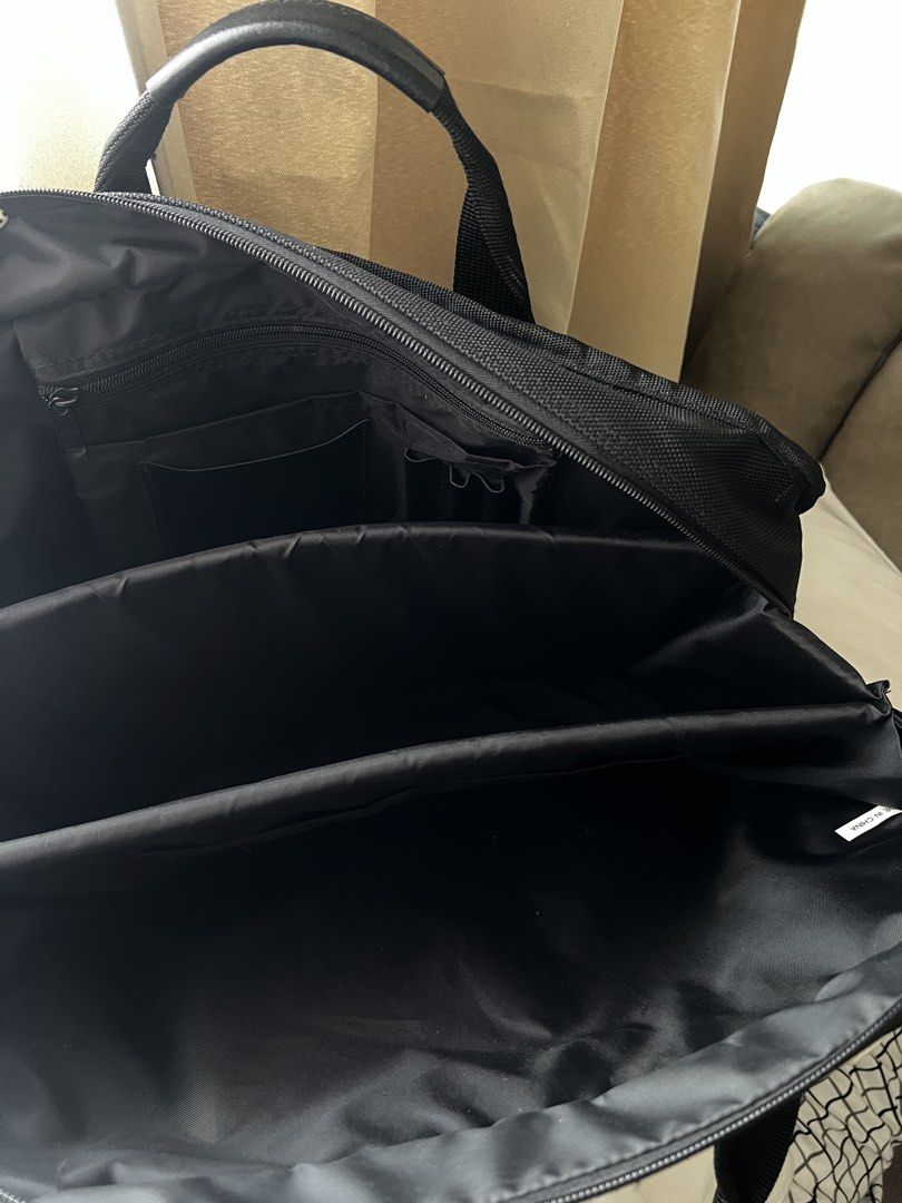 Tumi Alpha Business Laptop Bag (Category: Laptop Bags & Sleeves) located in Quezon City. Submitted by hgaby (Listing ID 1466352545, Image 3). Description: In good condition, all working zippers, no sling.
