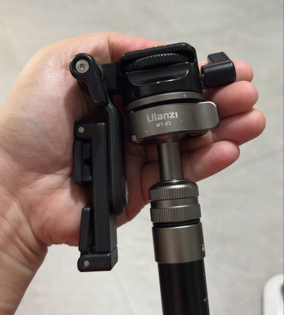 Ulanzi MT-63 Portable Camera Tripod (Category: Tripods & Monopods) located in Paranaque City. Submitted by dalle_closet (Listing ID 1466400057, Image 2). Description: Ulanzi MT-63 Portable Camera Tripod Monopod with 360° Panoramic Head Built-In Phone Clip Horizontal, Vertical, and Center Shaft Inverted Shooting Mode 26cm to 150cm Adjustable Height for Smartphone, DSLR, SLR, Mirrorless .