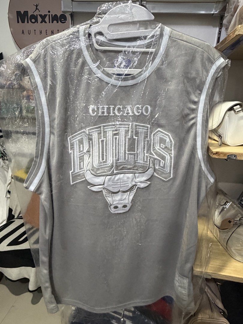 UltraGame Basketball jersey (Category: Activewear) located in Pinamalayan. Submitted by danilotubero08 (Listing ID 1466439353, Image 1). Description: Ultragame basketball jersey size large on tab w23L30.