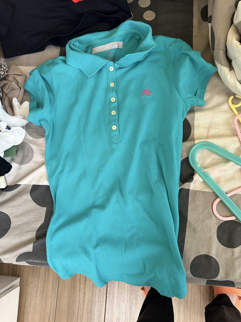Unbranded and branded kids clothes (Category: Coats, Jackets and Outerwear) located in Manila. Submitted by silentfire.54ea36 (Listing ID 1466361578, Image 2). Description: Branded 50 Unbranded 25.