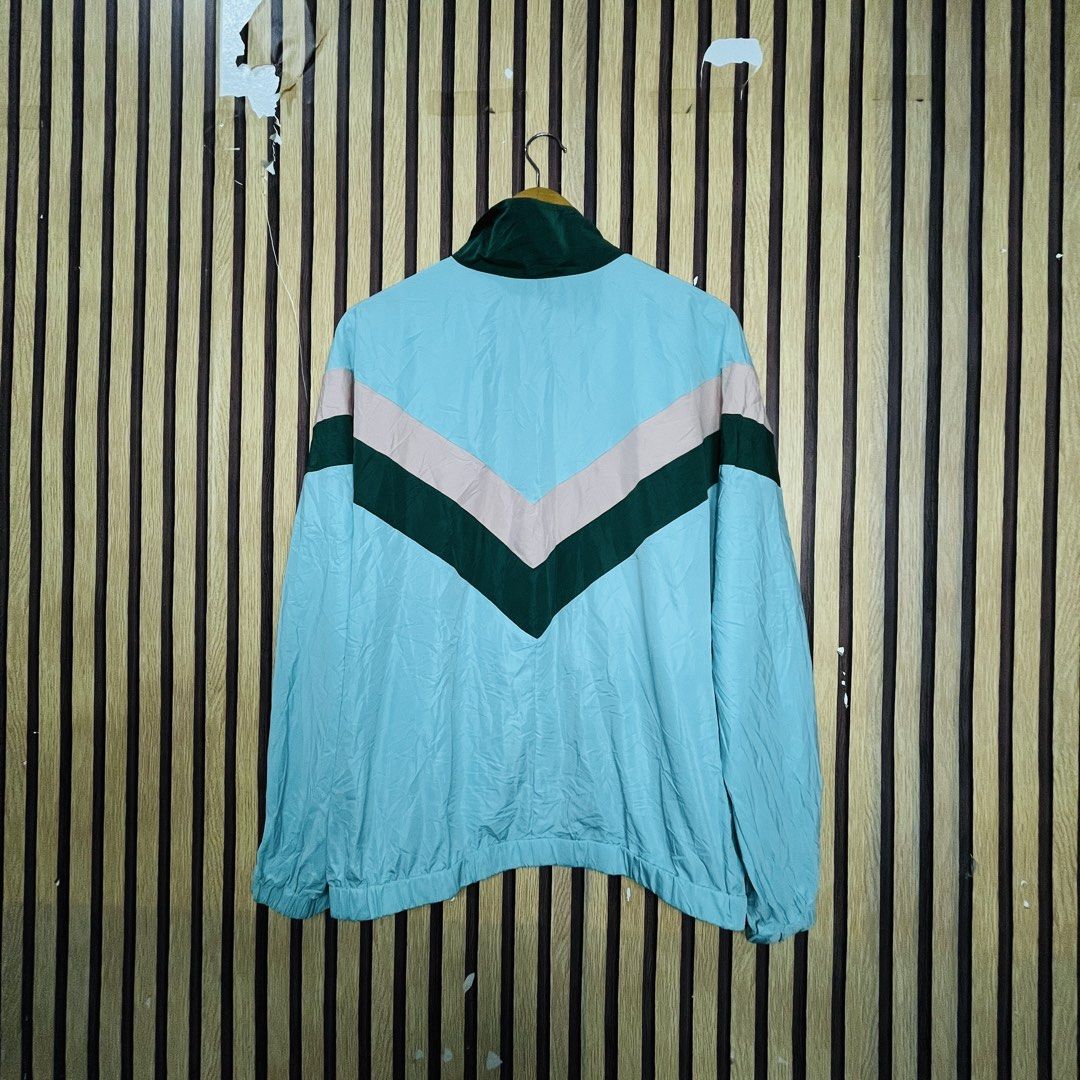 BLOKECORE GORPCORE Y2K STREETWEAR VARSITY ARCHIVE WINDBREAKER JACKET MULTICOLOR GREEN LARGE 20x26 (Category: Coats, Jackets and Outerwear) located in Dasmarinas. Submitted by yg_supplies (Listing ID 1466428880, Image 2). Description: PLEASE READ FAQ’s > Yes, available! > Last price posted. TAKE IT OR LEAVE IT! > Dasmariñas Cavite > ADDITIONAL PHOTOS are NOT AVAILABLE as we seal the items after taking pictures. > GCASH payment > JNT shipping / LAL