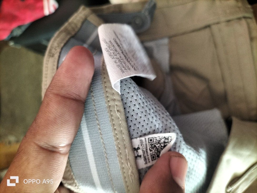 under armour (Category: Shorts) located in Baler. Submitted by jaydeebaltazar (Listing ID 1466360041, Image 3). Description: under armour Good excellent no issue above the knee size: 30to32.