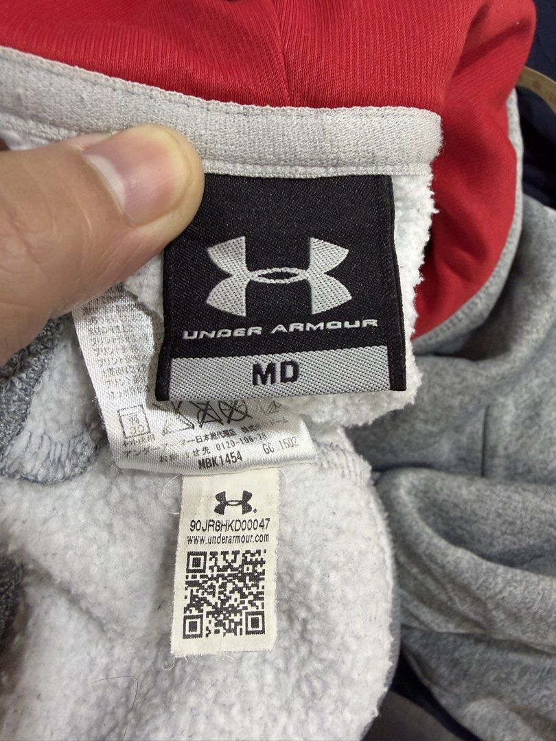 Under Armour PullOver Jacket (Category: Coats, Jackets and Outerwear) located in Mabalacat. Submitted by uniqllojane_17 (Listing ID 1466385078, Image 2). Description: Size Medium 21" w 28" L.