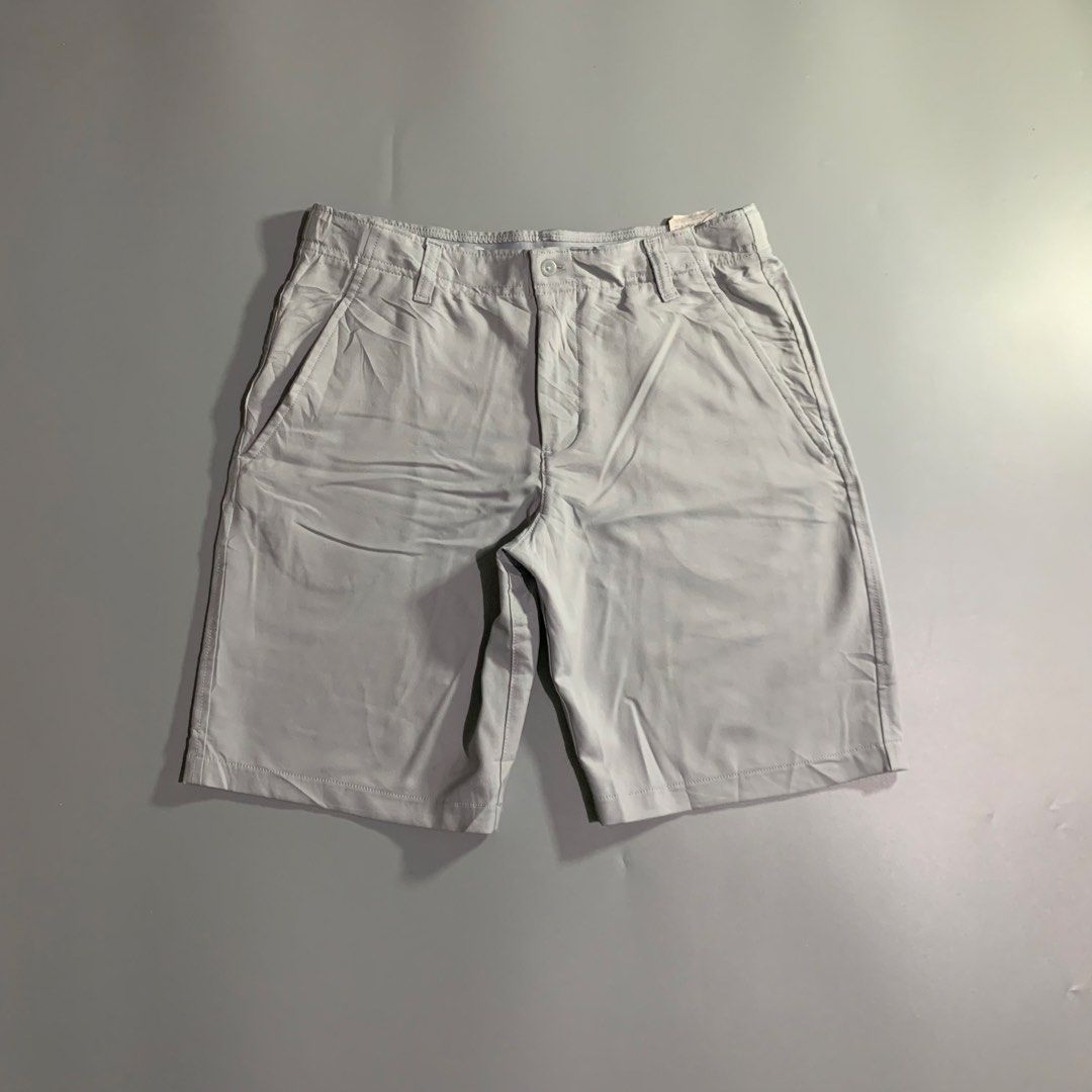 Under Armour stretchable short (Category: Shorts) located in Davao. Submitted by jandyfuert21303 (Listing ID 1466502403, Image 2). Description: Good as new condition Need wash only No issues 30x18.