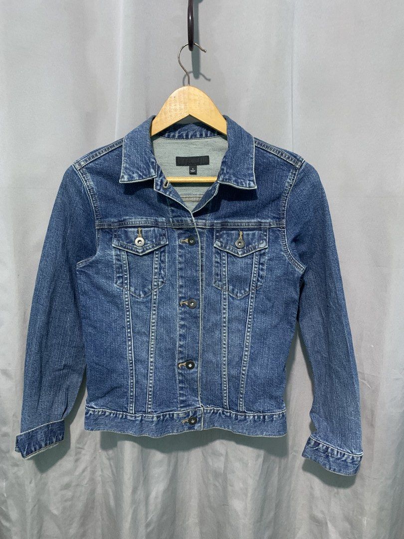 Uniqlo (Category: Coats, Jackets and Outerwear) located in Bayombong. Submitted by johnestrell315 (Listing ID 1466518247, Image 3). Description: .