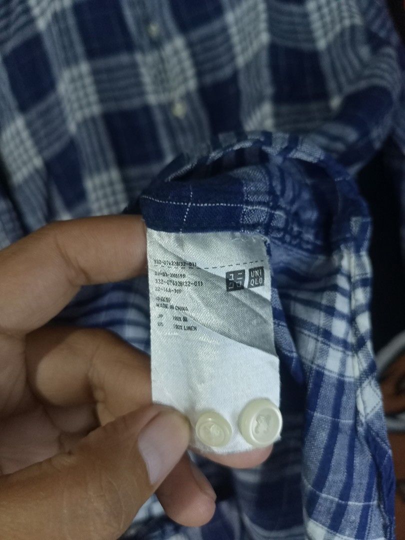 Uniqlo Button Down Long Sleeve Polo (Category: Formal Shirts) located in Castilla. Submitted by stignapamorma (Listing ID 1466469279, Image 2). Description: Branded Long Sleeve Button Down Polo ( Preloved ) Size - 21x28.5 Condition - Excellent Color Rate - 9/10 Issue - None Price - 350+SF.