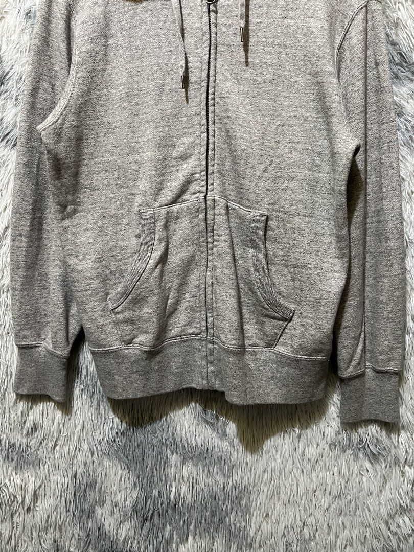 Uniqlo fleece full zip jacket (Category: Coats, Jackets and Outerwear) located in Calamba. Submitted by nevrek02 (Listing ID 1466391862, Image 3). Description: Uniqlo fleece full zip jacket Like new condition Color rate 10/10 Size Large W22 x L28 No issue 680 plus shipping .