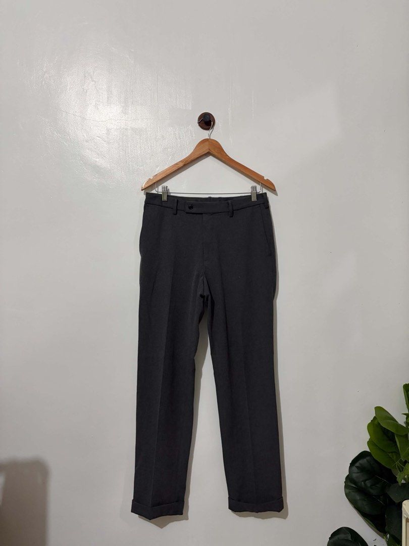 Uniqlo Heattech Warm Smart Pants (Category: Trousers) located in Quezon City. Submitted by gothrifty28 (Listing ID 1466481148, Image 2). Description: Uniqlo Heattech Warm Smart Pants 𝙎𝙞𝙯𝙚: 32, length 39 𝘾𝙤𝙣𝙙𝙞𝙩𝙞𝙤𝙣: Like new✨ 🏷️550 📍 𝙇𝙤𝙘𝙖𝙩𝙞𝙤𝙣: Quirino Province 🚛 𝘾𝙤𝙪𝙧𝙞𝙚𝙧: J&T Express / JRS Express 💳 𝙁𝙞𝙧𝙨𝙩 𝙩𝙤 𝙥𝙖𝙮, 𝙜𝙚𝙩𝙨 𝙩𝙝𝙚 𝙞𝙩𝙚𝙢 ⚠️ 𝙉𝙤 𝙍𝙚𝙩𝙪𝙧𝙣/𝙍𝙚𝙛𝙪𝙣𝙙 🚫 𝙉𝙊 𝙏𝙊 𝙄𝙍𝙍𝙀𝙎𝙋𝙊𝙉𝙎𝙄𝘽𝙇