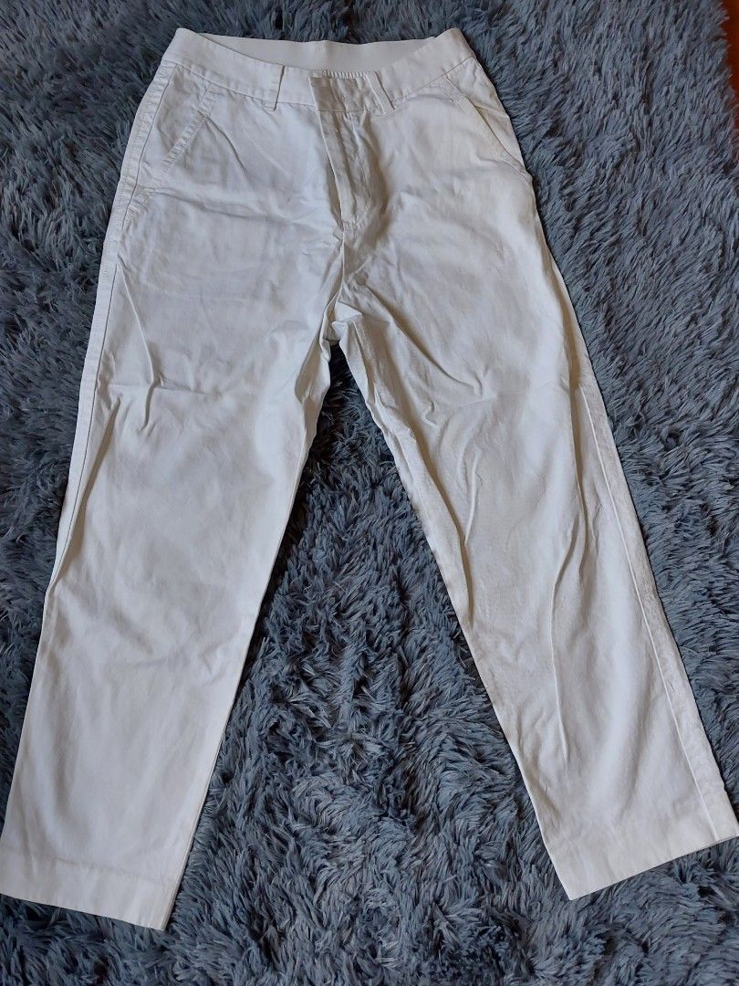Uniqlo +J White Pants (Category: Jeans) located in Calasiao. Submitted by _annetastic_ (Listing ID 1466386277, Image 1). Description: UNIQLO WHITE PANTS | PRELOVED 🤍 ✨ Classy at madaling i-style na white pants 👖 Perfect pang-casual, office look, gala o OOTD 💫 Madaling ipares sa kahit anong top 💯 Preloved pero maayos at well-kept 🧺 Malinis at ready to wear 📌 Condition: Good condition 📏 Size: [26"-28")💰 Grab yours habang available pa!.