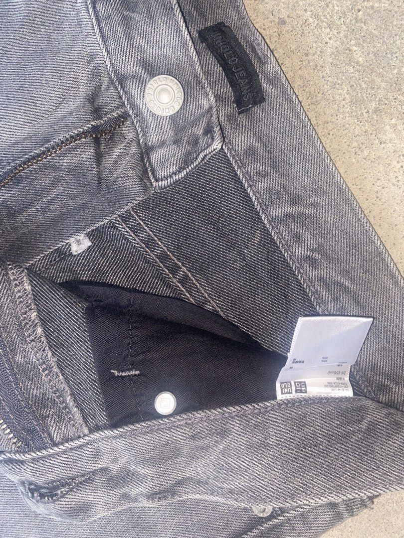 UNIQLO JEANS (Category: Jeans) located in Bantayan. Submitted by resuscitate.ph (Listing ID 1466354500, Image 2). Description: UNIQLO JEANS W: 31 L: 40.5 T: 11.5 LO: 9.5 NO ISSUE .