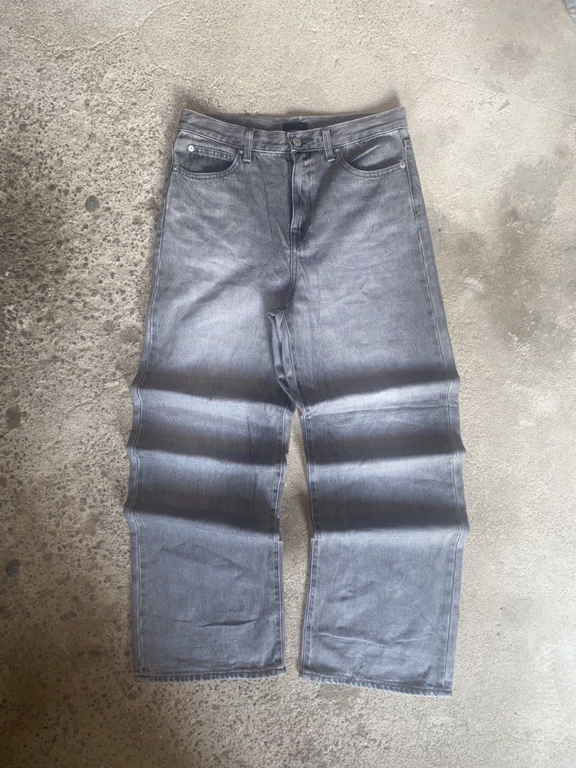 UNIQLO JEANS (Category: Jeans) located in Bantayan. Submitted by resuscitate.ph (Listing ID 1466354500, Image 1). Description: UNIQLO JEANS W: 31 L: 40.5 T: 11.5 LO: 9.5 NO ISSUE .