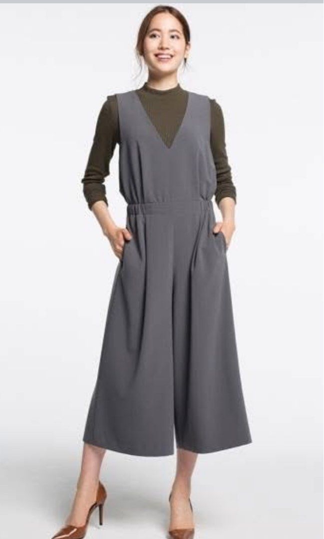 Uniqlo jumpsuit (Category: Announcements) located in Las Pinas. Submitted by silvader (Listing ID 1466348159, Image 1). Description: Brand new no tag Never used Gray in color Large With pockets.