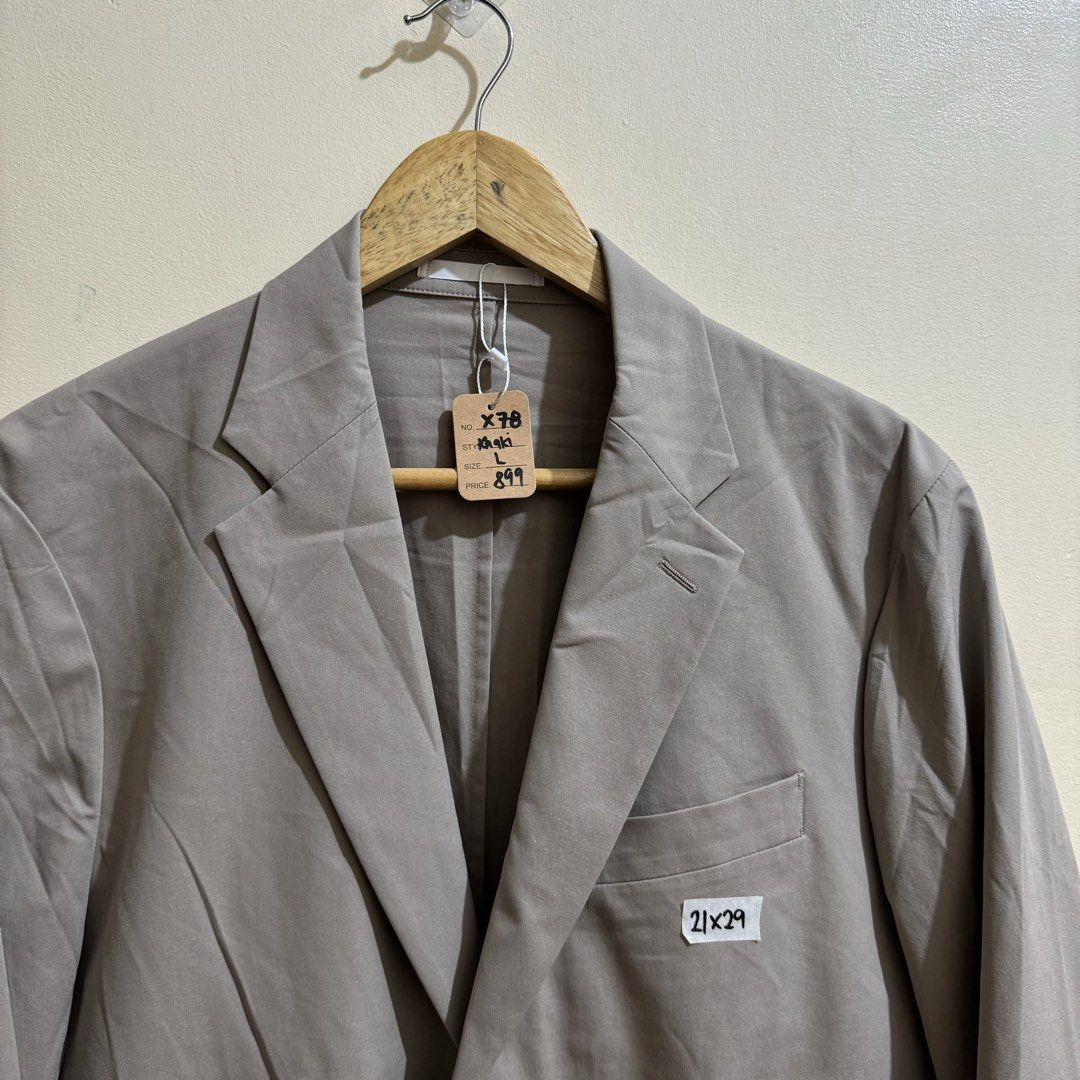 UNIQLO MEN’S AIRSENSE JACKET (Category: Coats, Jackets and Outerwear) located in Manila. Submitted by thrifthing_121102 (Listing ID 1466510255, Image 3). Description: UNIQLO MEN’S AIRSENSE JACKET •SIZE LARGE •WIDTH - 21” •LENGTH - 29” •EXCELLENT CONDITION •NO ISSUES ₱899 + SF ✅All items are in excellent to new condition. ✅Color may vary due to lighting. 📦J&T Express or Lalamove Shipping. 💸Gcash Payment. 📍Moonwalk, Paranaque City.