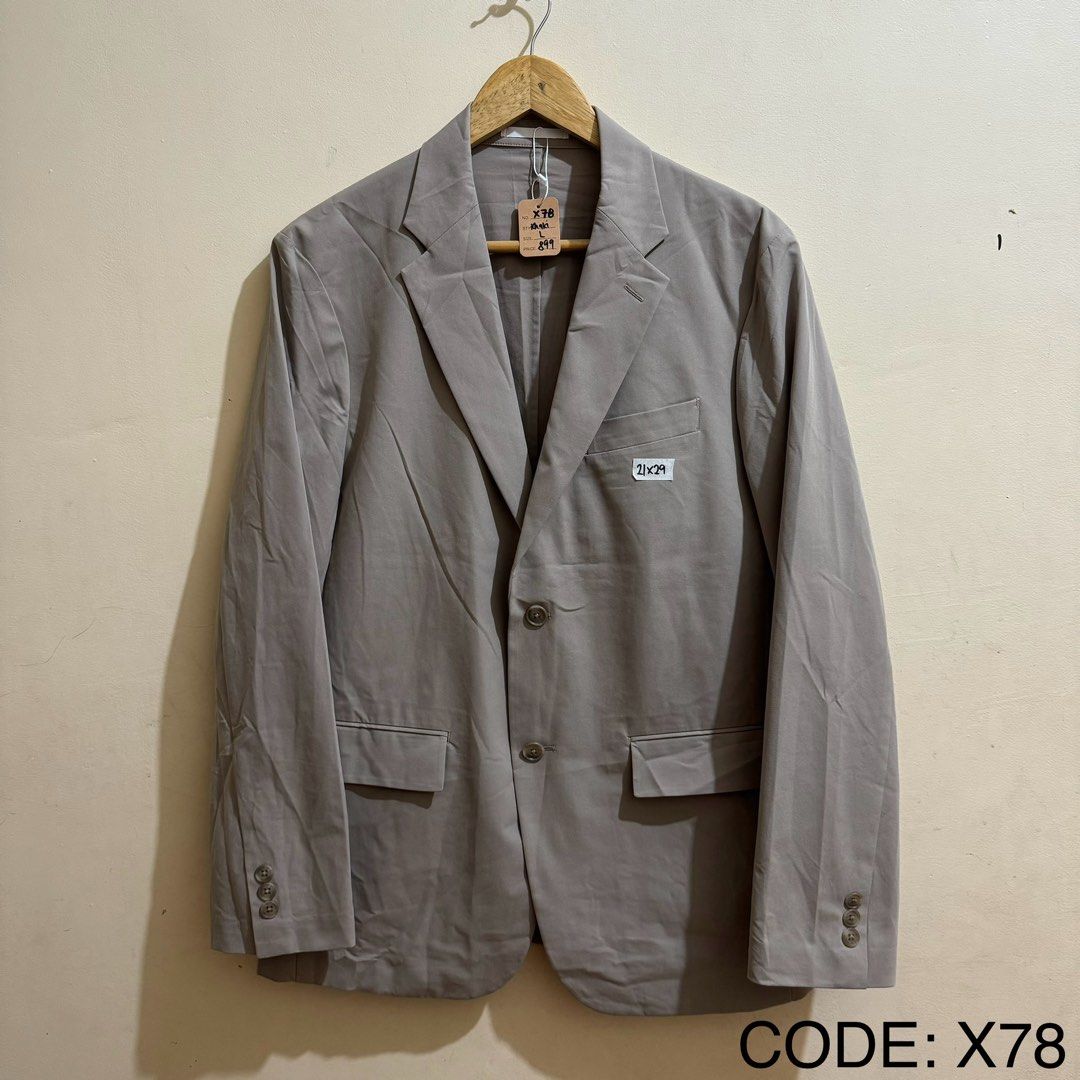 UNIQLO MEN’S AIRSENSE JACKET (Category: Coats, Jackets and Outerwear) located in Manila. Submitted by thrifthing_121102 (Listing ID 1466510255, Image 1). Description: UNIQLO MEN’S AIRSENSE JACKET •SIZE LARGE •WIDTH - 21” •LENGTH - 29” •EXCELLENT CONDITION •NO ISSUES ₱899 + SF ✅All items are in excellent to new condition. ✅Color may vary due to lighting. 📦J&T Express or Lalamove Shipping. 💸Gcash Payment. 📍Moonwalk, Paranaque City.