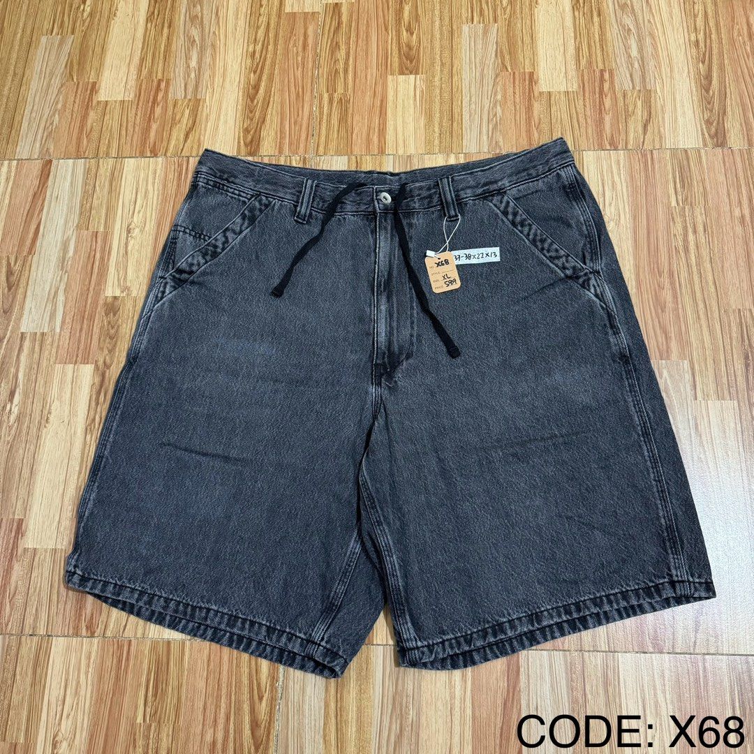 UNIQLO MEN’S DENIM WORK SHORTS (Category: Shorts) located in Manila. Submitted by thrifthing_121102 (Listing ID 1466508265, Image 1). Description: UNIQLO MEN’S DENIM WORK SHORTS •SIZE XL •WAIST - 37-38” •LENGTH - 22” •HEM - 13” •EXCELLENT CONDITION •NO ISSUES ₱599 + SF ✅All items are in excellent to new condition. ✅Color may vary due to lighting. 📦J&T Express or Lalamove Shipping. 💸Gcash Payment. 📍Moonwalk, Paranaque City.