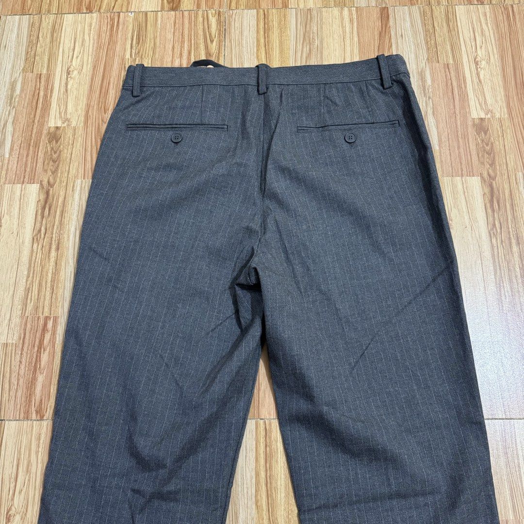 UNIQLO MEN’S EZY ANKLE PANTS (Category: Trousers) located in Manila. Submitted by thrifthing_121102 (Listing ID 1466500747, Image 3). Description: UNIQLO MEN’S EZY ANKLE PANTS •SIZE MEDIUM •WAIST - 31-33” •LENGTH - 36.5” •HEM - 7” •EXCELLENT CONDITION •NO ISSUES ₱599 + SF ✅All items are in excellent to new condition. ✅Color may vary due to lighting. 📦J&T Express or Lalamove Shipping. 💸Gcash Payment. 📍Moonwalk, Paranaque City.
