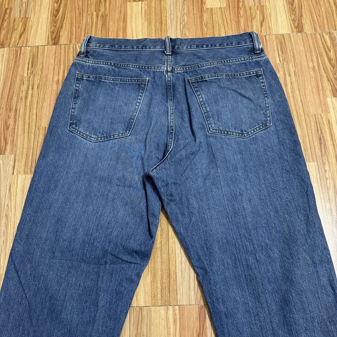 UNIQLO MEN’S REGULAR FIT JEANS (Category: Jeans) located in Manila. Submitted by thrifthing_121102 (Listing ID 1466503378, Image 3). Description: UNIQLO MEN’S REGULAR FIT JEANS •SIZE 33” •WAIST - 33” •LENGTH - 40” •HEM - 7.5” •EXCELLENT CONDITION •NO ISSUES ₱699 + SF ✅All items are in excellent to new condition. ✅Color may vary due to lighting. 📦J&T Express or Lalamove Shipping. 💸Gcash Payment. 📍Moonwalk, Paranaque City.