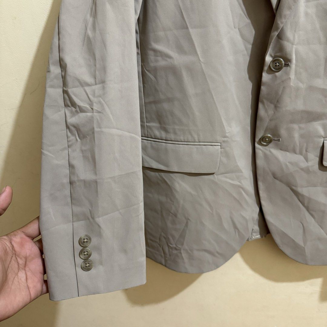 UNIQLO MEN’S SLIMFIT AIRSENSE JACKET (Category: Coats, Jackets and Outerwear) located in Manila. Submitted by thrifthing_121102 (Listing ID 1466510083, Image 3). Description: UNIQLO MEN’S SLIMFIT AIRSENSE JACKET •SIZE LARGE •WIDTH - 20.5” •LENGTH - 29” •EXCELLENT CONDITION •NO ISSUES ₱899 + SF ✅All items are in excellent to new condition. ✅Color may vary due to lighting. 📦J&T Express or Lalamove Shipping. 💸Gcash Payment. 📍Moonwalk, Paranaque C