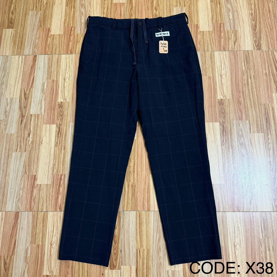 UNIQLO MEN’S SMART ANKLE PANTS (Category: Trousers) located in Manila. Submitted by thrifthing_121102 (Listing ID 1466500994, Image 1). Description: UNIQLO MEN’S SMART ANKLE PANTS •SIZE SMALL •WAIST - 30-31” •LENGTH - 36” •HEM - 7” •EXCELLENT CONDITION •NO ISSUES ₱599 + SF ✅All items are in excellent to new condition. ✅Color may vary due to lighting. 📦J&T Express or Lalamove Shipping. 💸Gcash Payment. 📍Moonwalk, Paranaque City.