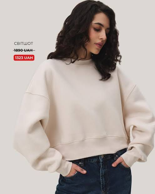 Uniqlo oversized pull over croptop/Sweater (Category: Coats, Jackets and Outerwear) located in Bulacan. Submitted by tataseret (Listing ID 1466404158, Image 1). Description: Oversized croptop style sya Unisex.